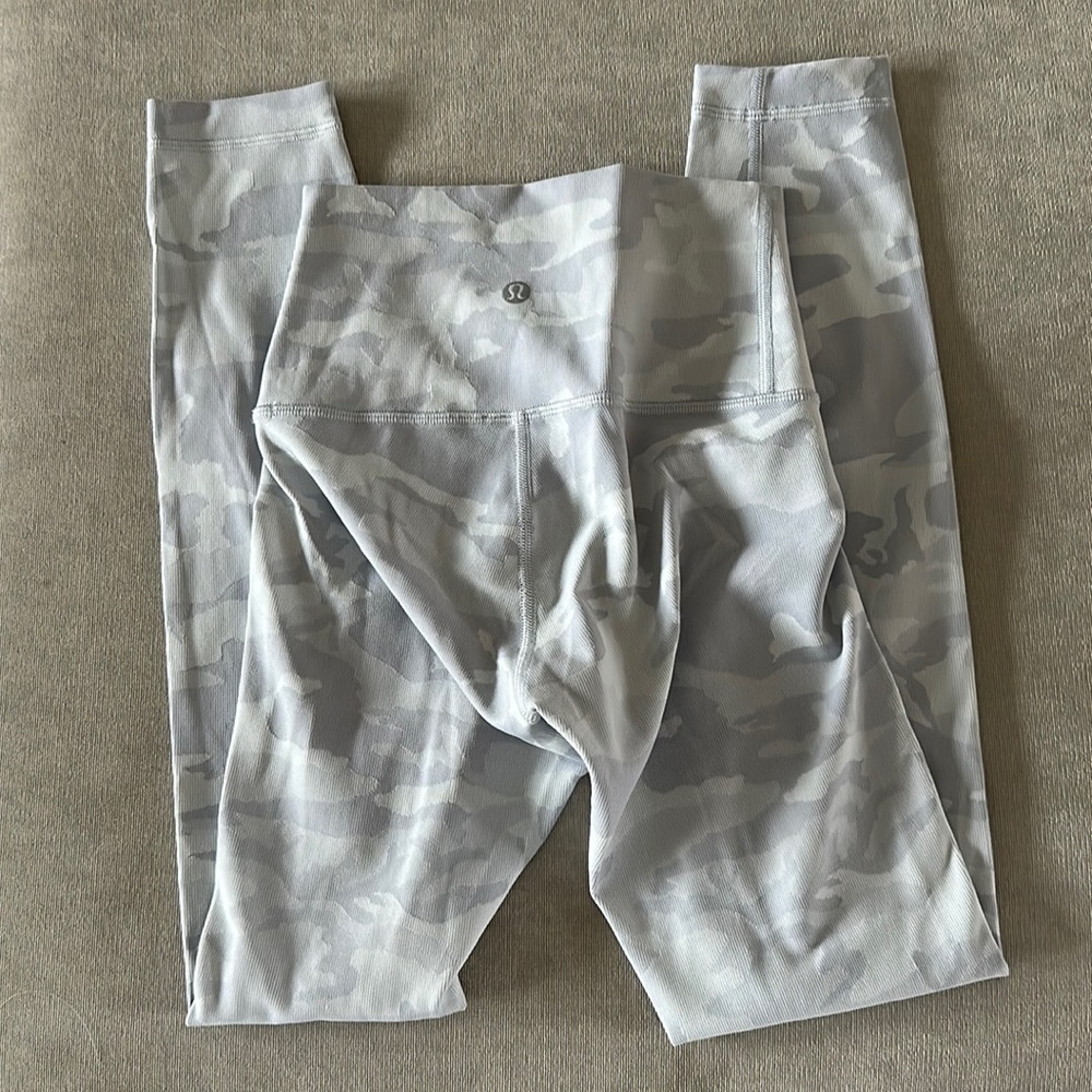 Lululemon Ribbed Align Leggings - 25” Size 0 in WHITE CAMOUFLAGE